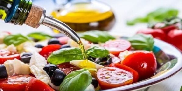 Όταν ετοιμάζετε πιάτα μεσογειακής διατροφής, πρέπει να χρησιμοποιείτε ελαιόλαδο.